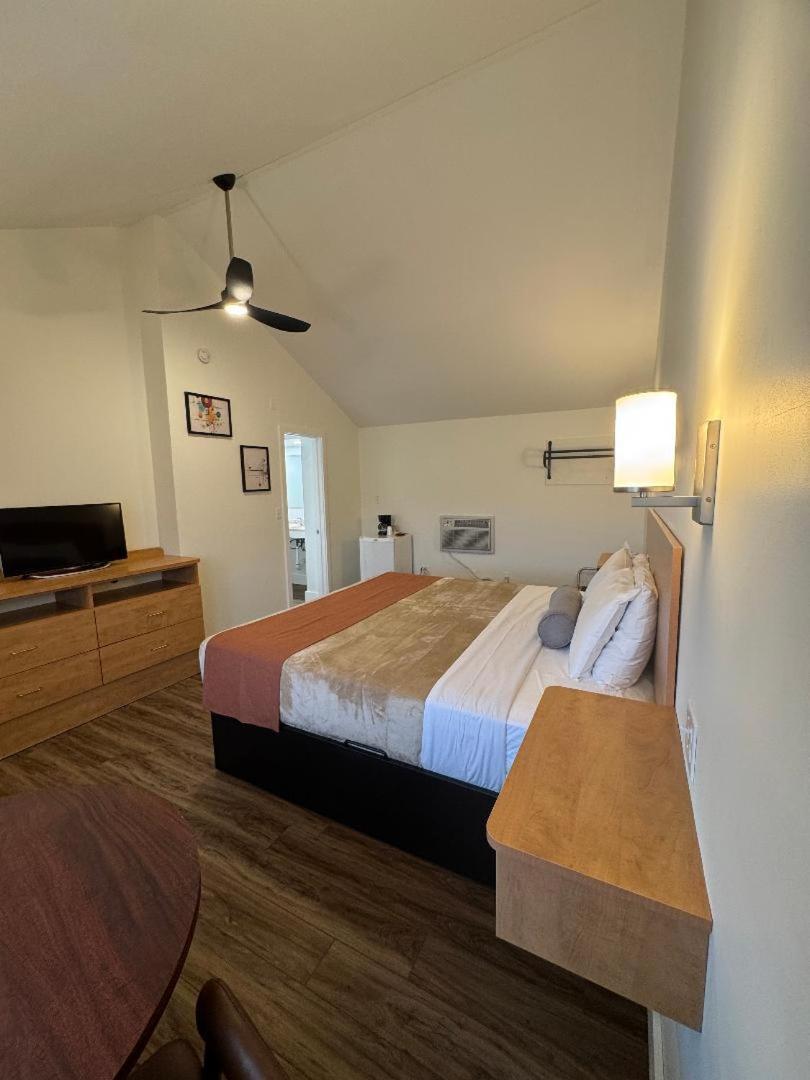 Studio Motel Of Lake George Exterior photo