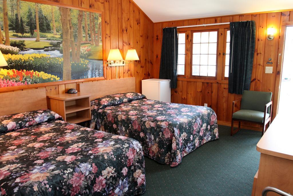 Studio Motel Of Lake George Exterior photo