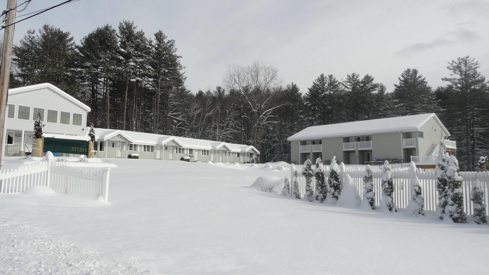 Studio Motel Of Lake George Exterior photo