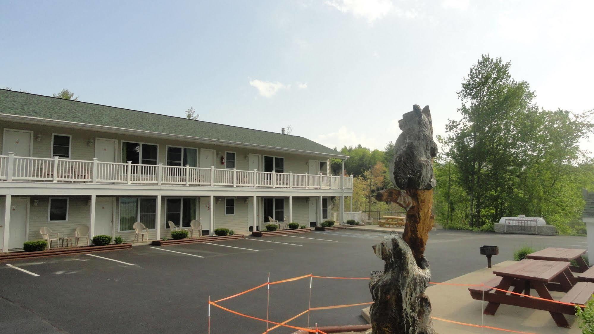 Studio Motel Of Lake George Exterior photo