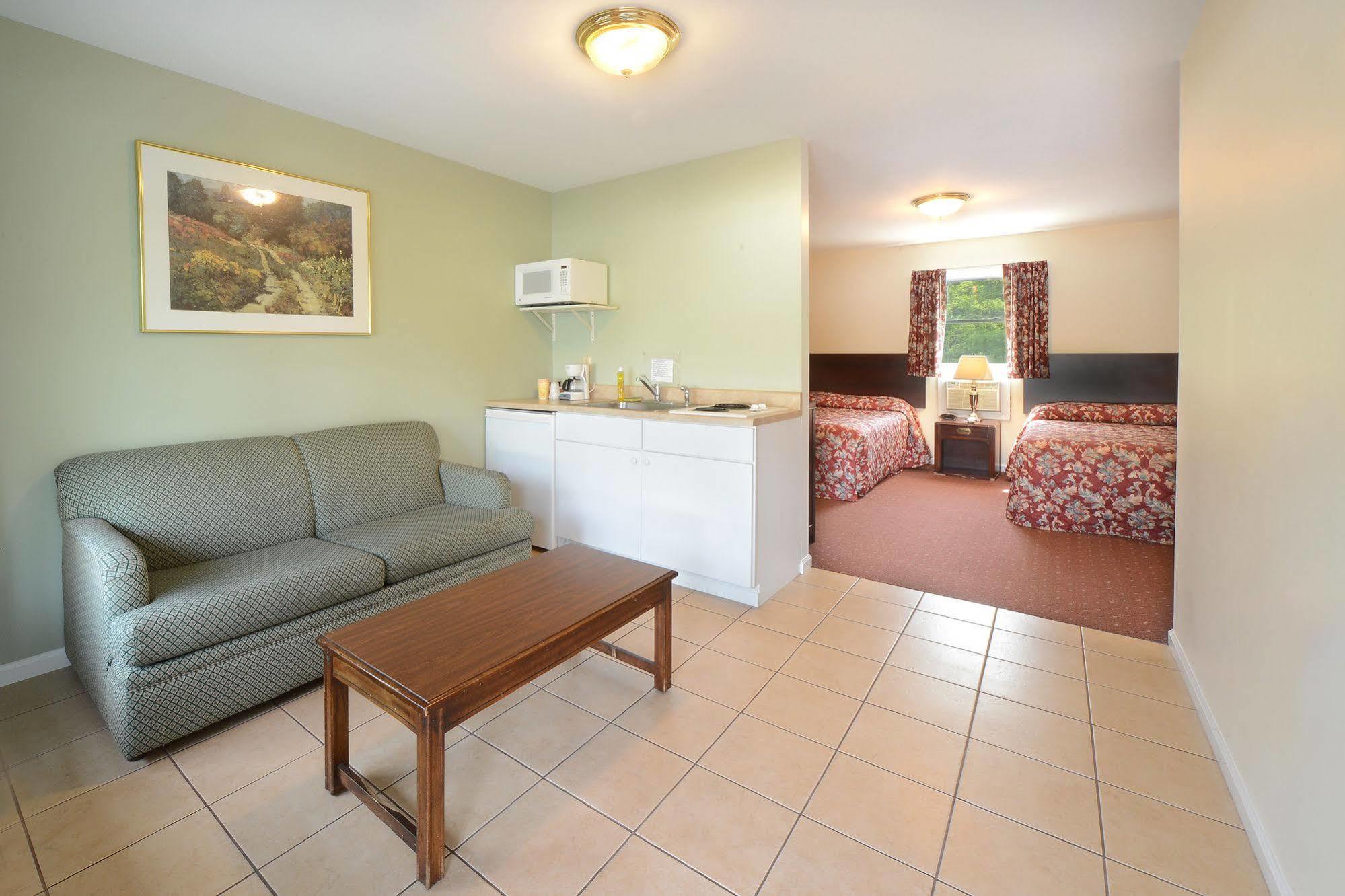 Studio Motel Of Lake George Exterior photo
