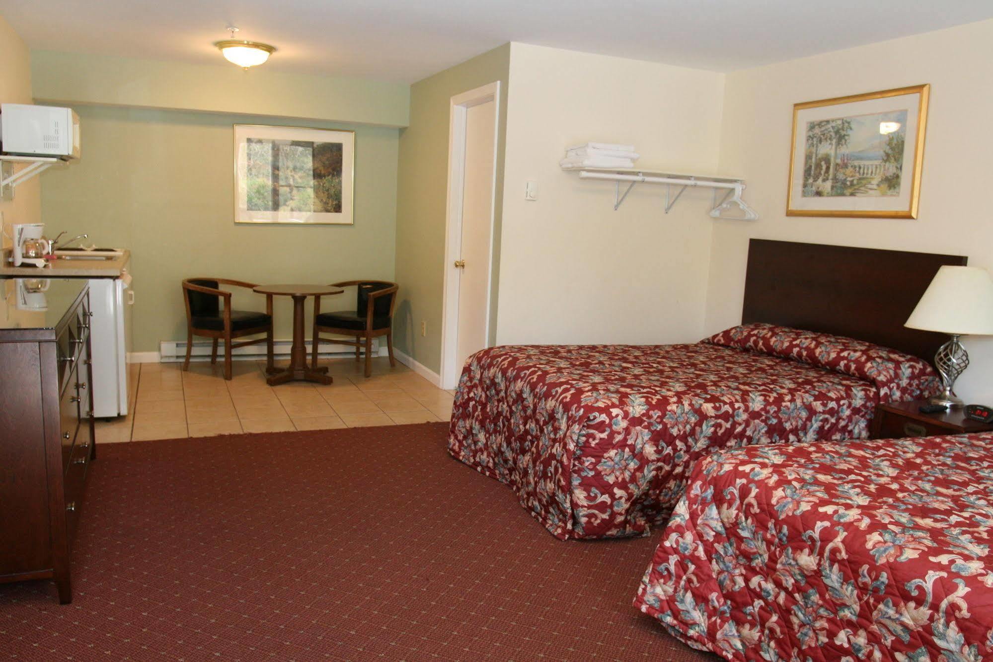 Studio Motel Of Lake George Exterior photo